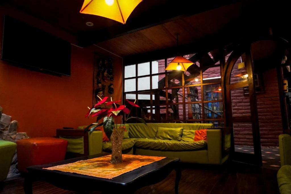 キト Casa Del Arupoホステル エクステリア 写真