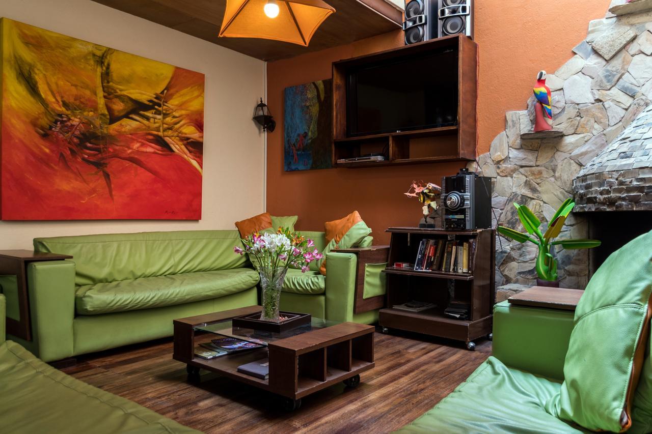 キト Casa Del Arupoホステル エクステリア 写真